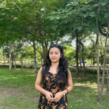 Babysitter in Khlong San: Ohn