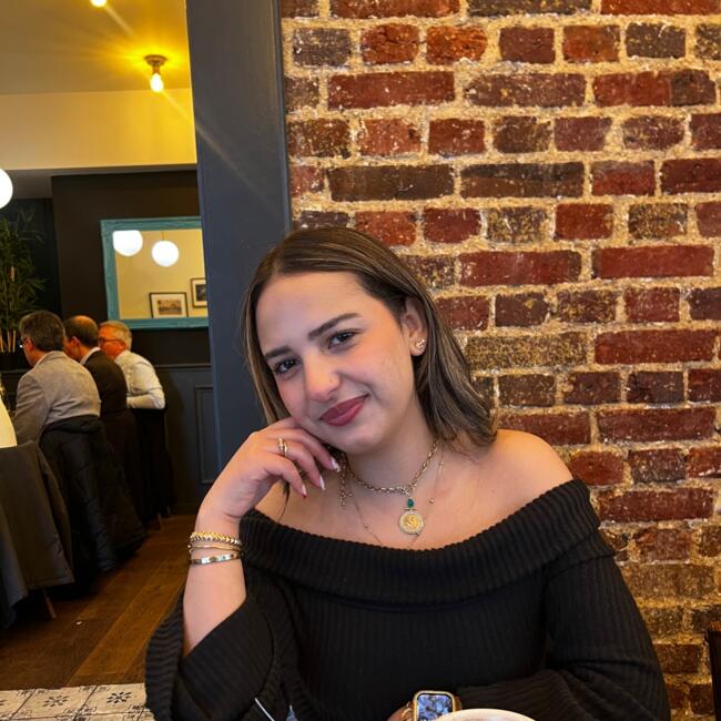 Babysitter in New York: Youssra