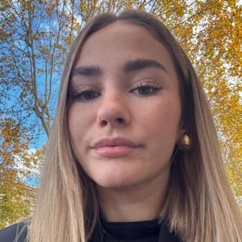 Babysitter in Cabestany: Ève