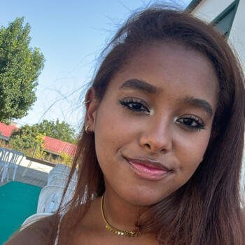 Babysitter in Alcanena: Lara