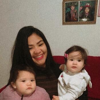 Babysitter in Araucária: Nailana