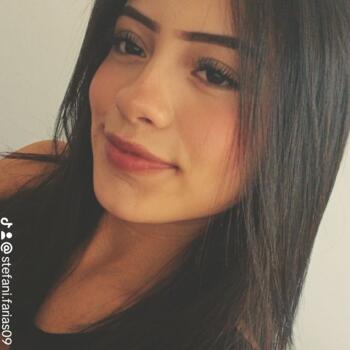 Babysitter Ponta Grossa: Stefani