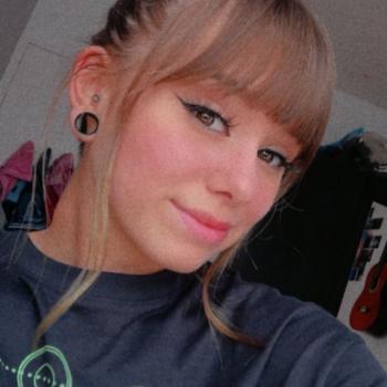 Baby-sitter in Boulogne-sur-Mer: Clara