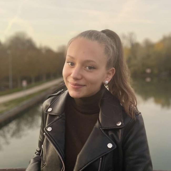 Baby-sitter in Châlons-en-Champagne: Alycia