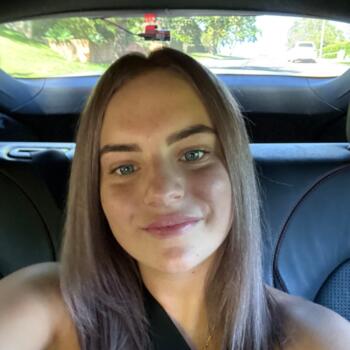 Babysitter in Wollongong: Mia