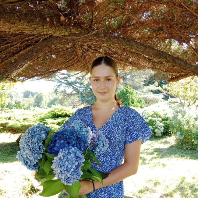 Babysitter in Villenave-d'Ornon: Emma