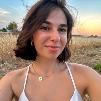 Babysitter in Pessac: Caroline