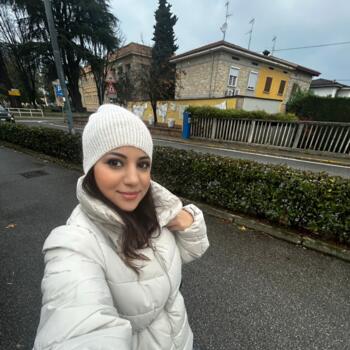 Babysitter Travagliato: Houda