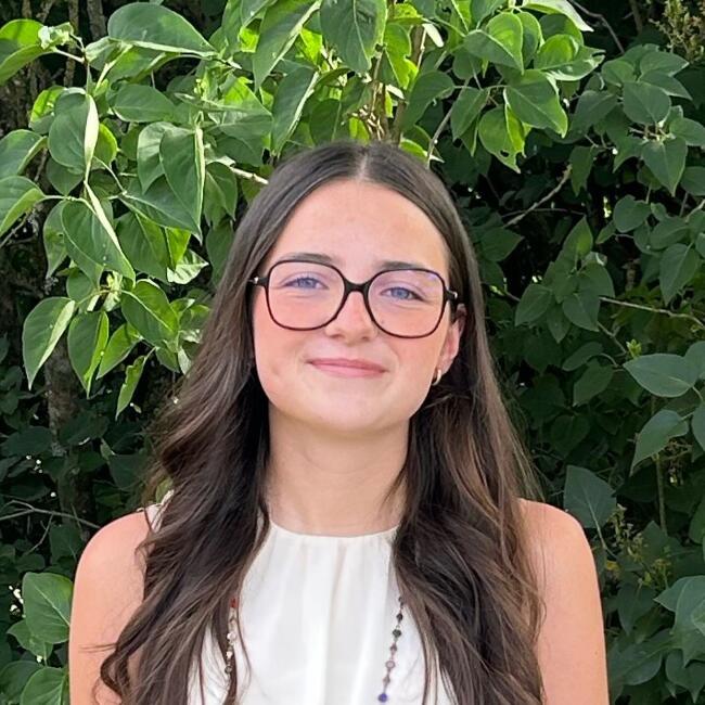Babysitter in Arçay (Centre-Val de Loire): Camille
