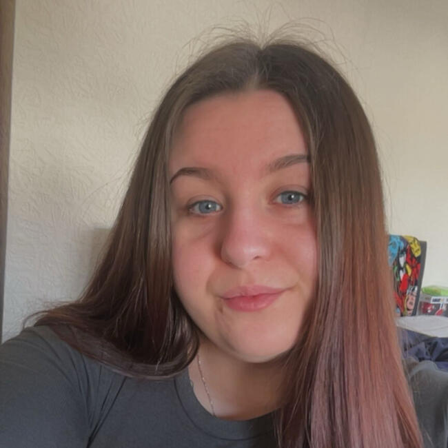 Babysitter in Cwmllynfell: Lauren
