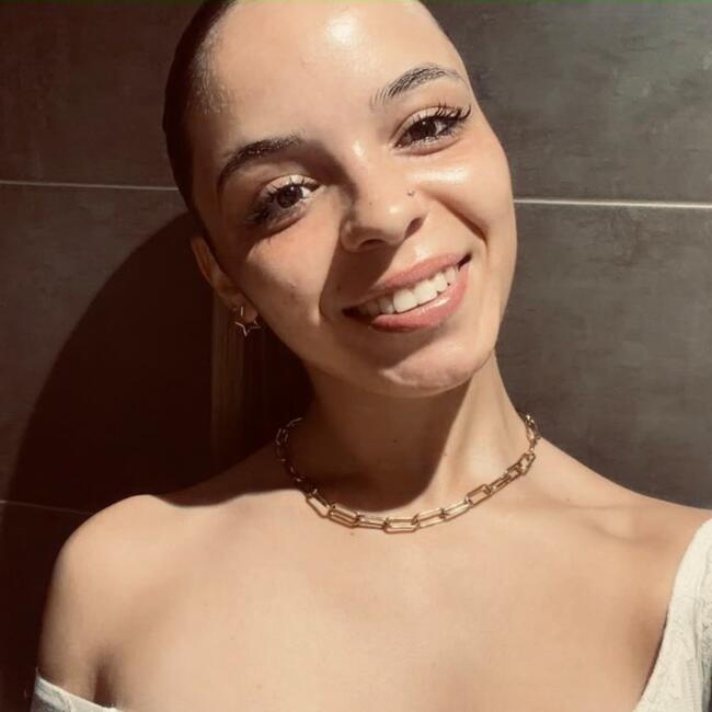Babysitter in Várzea da Ovelha e Aliviada: Ana