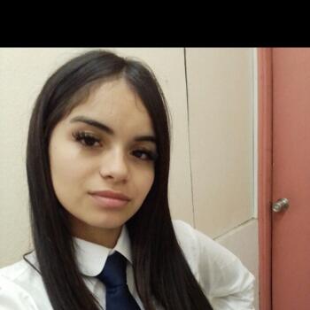 Babysitter in Nacimiento: Nicole cid