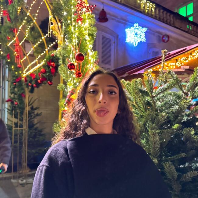 Babysitter in Morsang-sur-Orge: Syrine