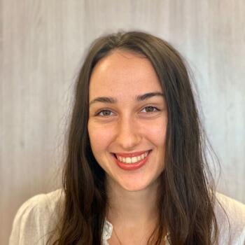 Baby-sitter in Saint-Étienne: Laura