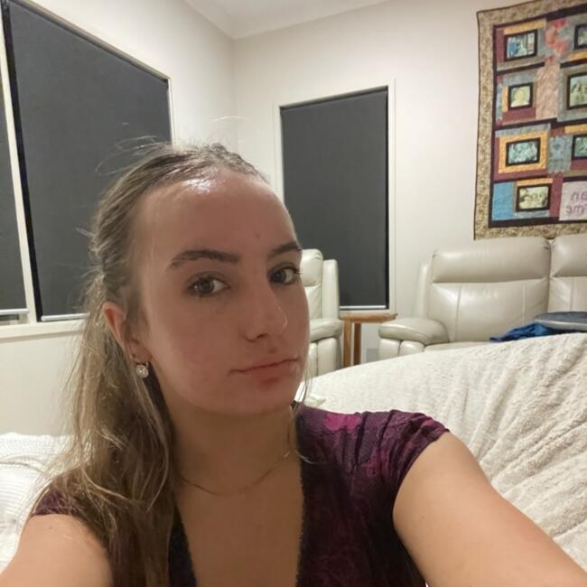 Babysitter in Melbourne: Sienna