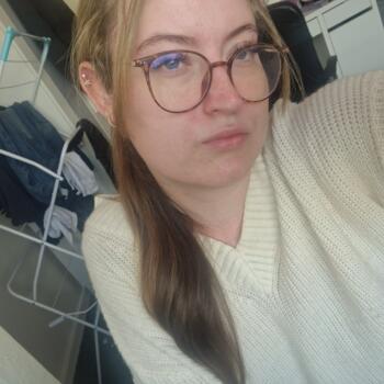 Babysitter in Leeds: Elise