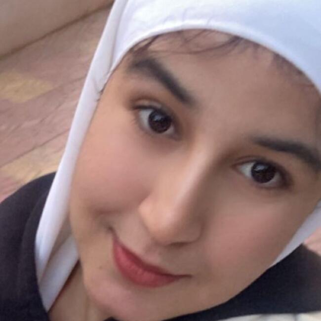 Babysitter in Saint-Jean-de-la-Ruelle: Hanane