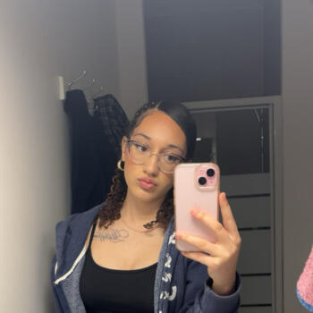 Babysitter in Lognes: Abby