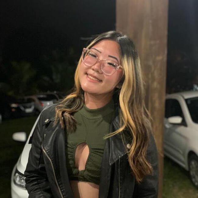 Babá em Cuiabá: Larissa