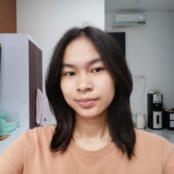 Babysitter di Kota Pasuruan: Yuni