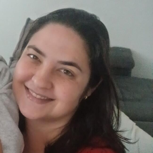 Babá em Varginha: Pamela