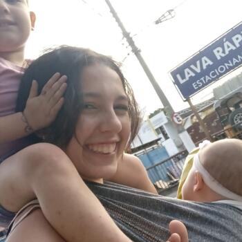 Emprego de babá em Ilhabela: emprego de babá Melissa