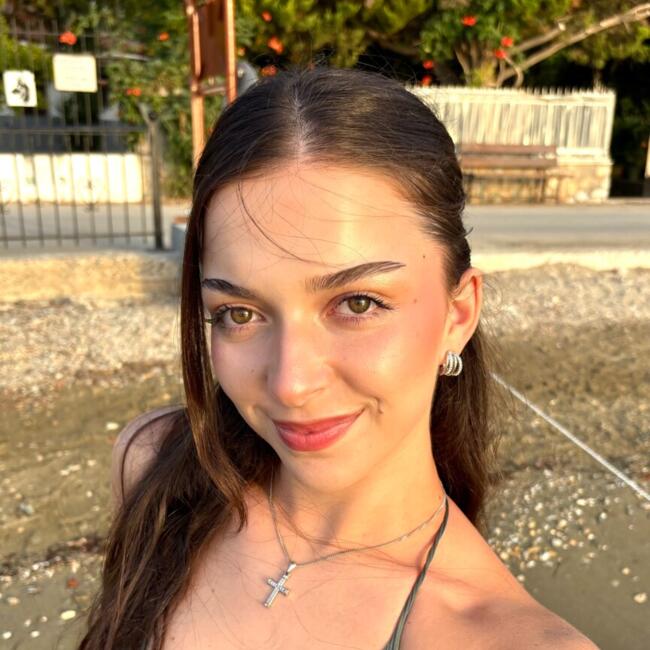 Babysitter in Stavroupoli: Maria