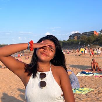 Canguro en Gijón: Aaliyah Negrite
