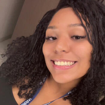 Babysitter Brasília: Marcela