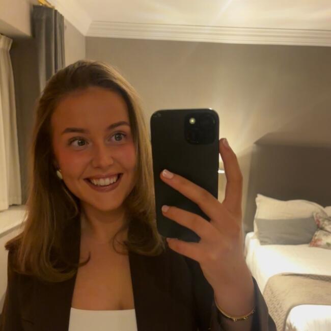 Babysitter in Galway: Nadine