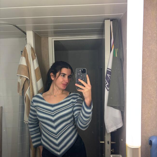 Babysitter in Anglade: Sarah