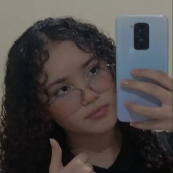 Babysitter in Nova Mutum: Maria
