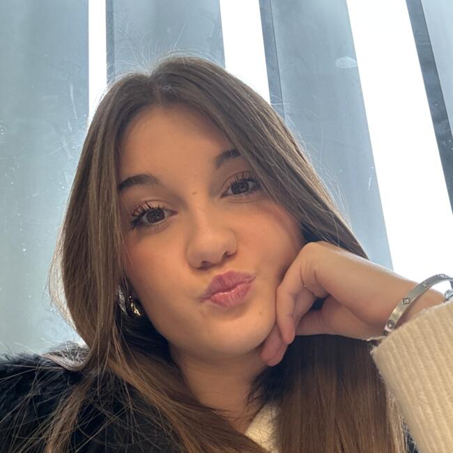 Babysitter in Rouen: Léna