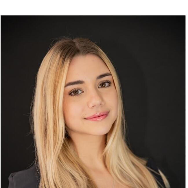Babysitter in São José dos Pinhais: Andressa
