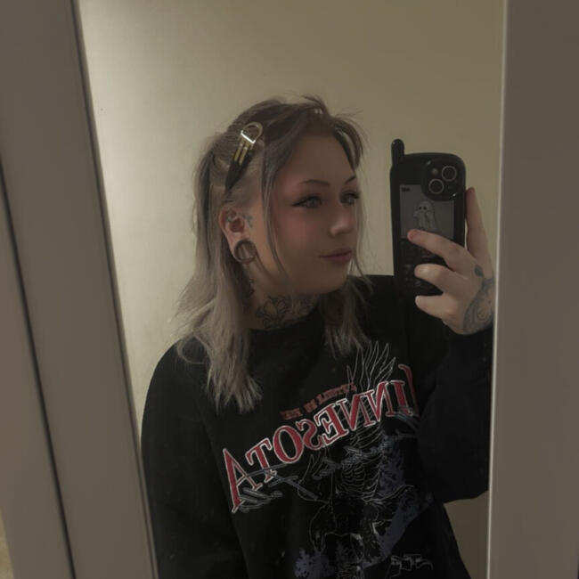 Babysitter in Doncaster: Hannah