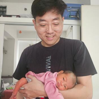 Babysitting job in Jakarta: babysitting job Giovani