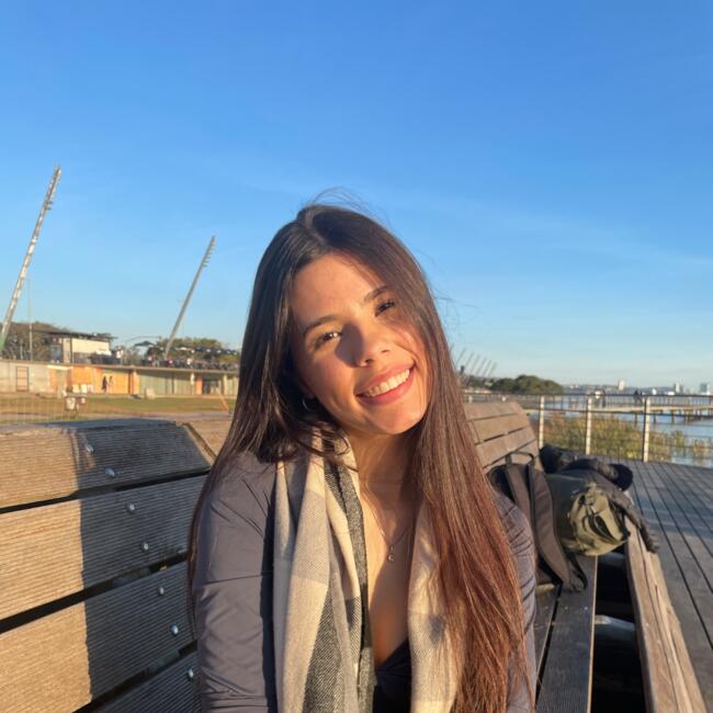 Babysitter in Novo Hamburgo: Brenda