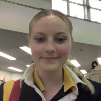 Babysitter in Mackay: Eva