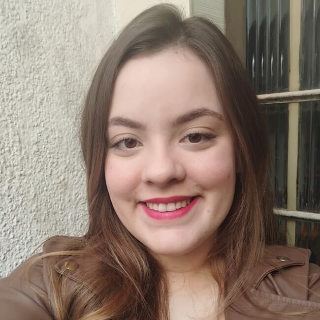 Babysitter in Porto Alegre: Mellany
