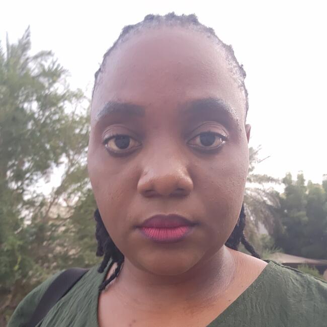 جليسة أطفال في Jazīrat Abū Z̧aby: Linet