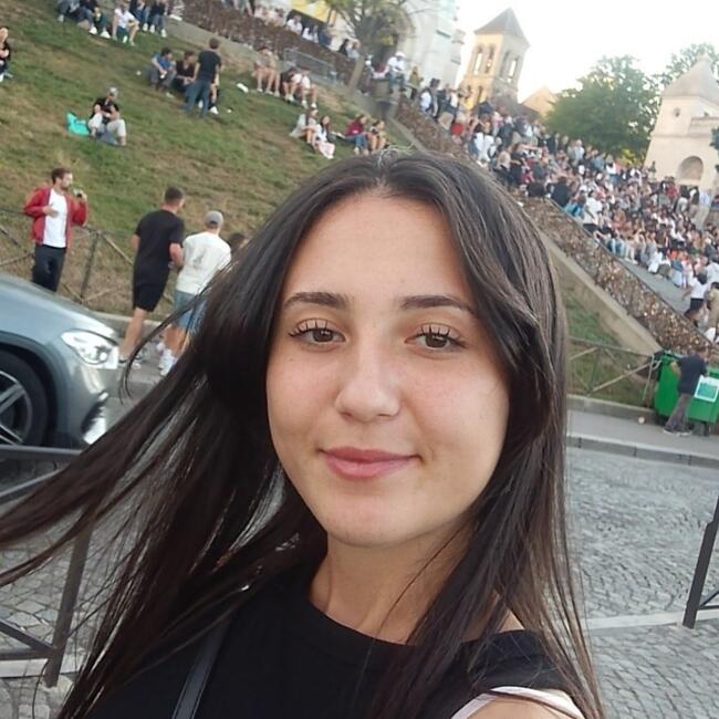 Babysitter in Pontivy: Lina