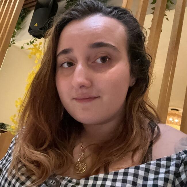 Babysitter in Buzy-Darmont: Lola