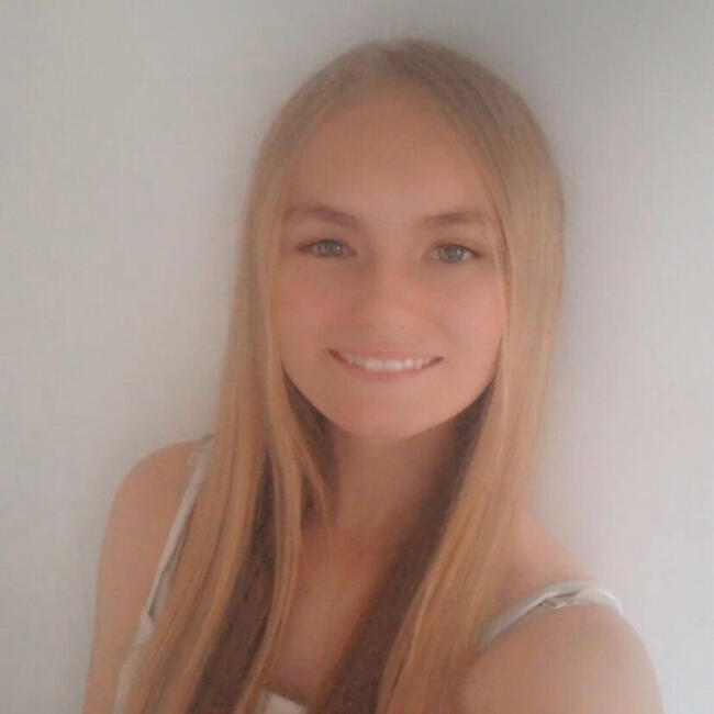 Babysitter in Newcastle: Makayla