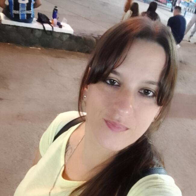 Babysitter in Yerba Buena: Yulien