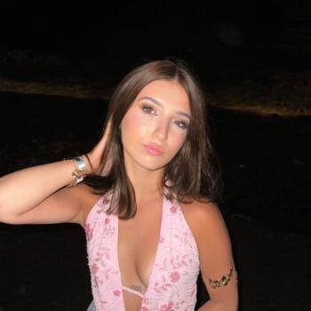 Babysitter in Houplines: Zelie