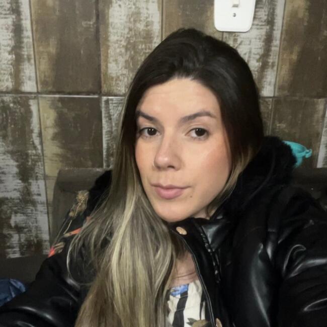 Emprego de babá em Caxias do Sul: Karol