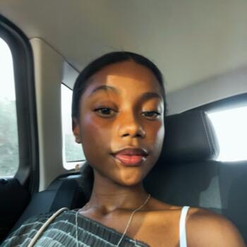 Babysitter in Tondela: Sharon