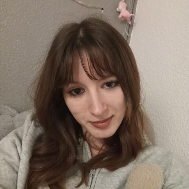 Babysitter in Lorient: Caïna