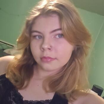 Babysitter in Lethbridge: Alea