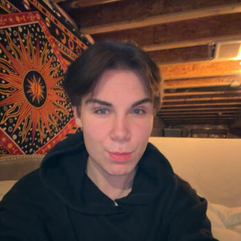 Babysitter Edmonton: Alex